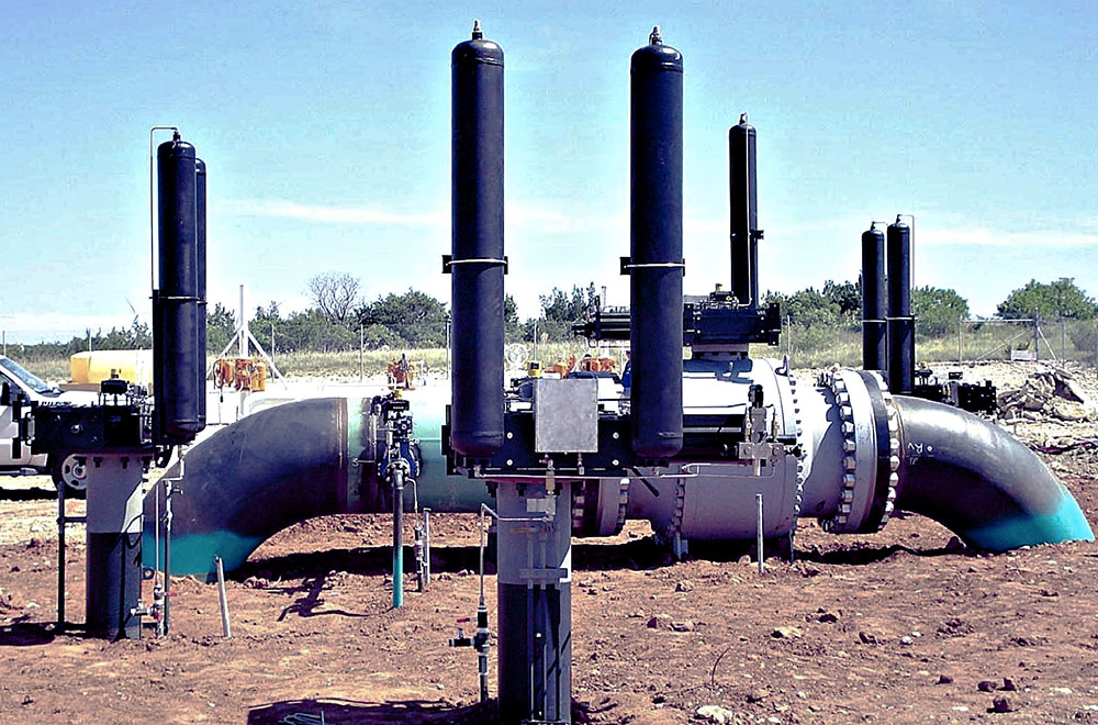 Gas over oil actuator